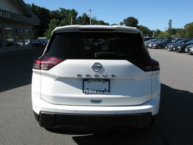 Used 2024 Nissan Rogue S FWD image 5