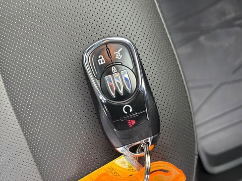 Certified 2025 Buick Envista Avenir image 41