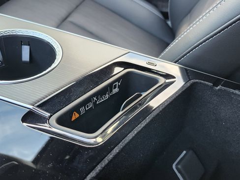 Used 2024 Cadillac Lyriq Luxury image 10