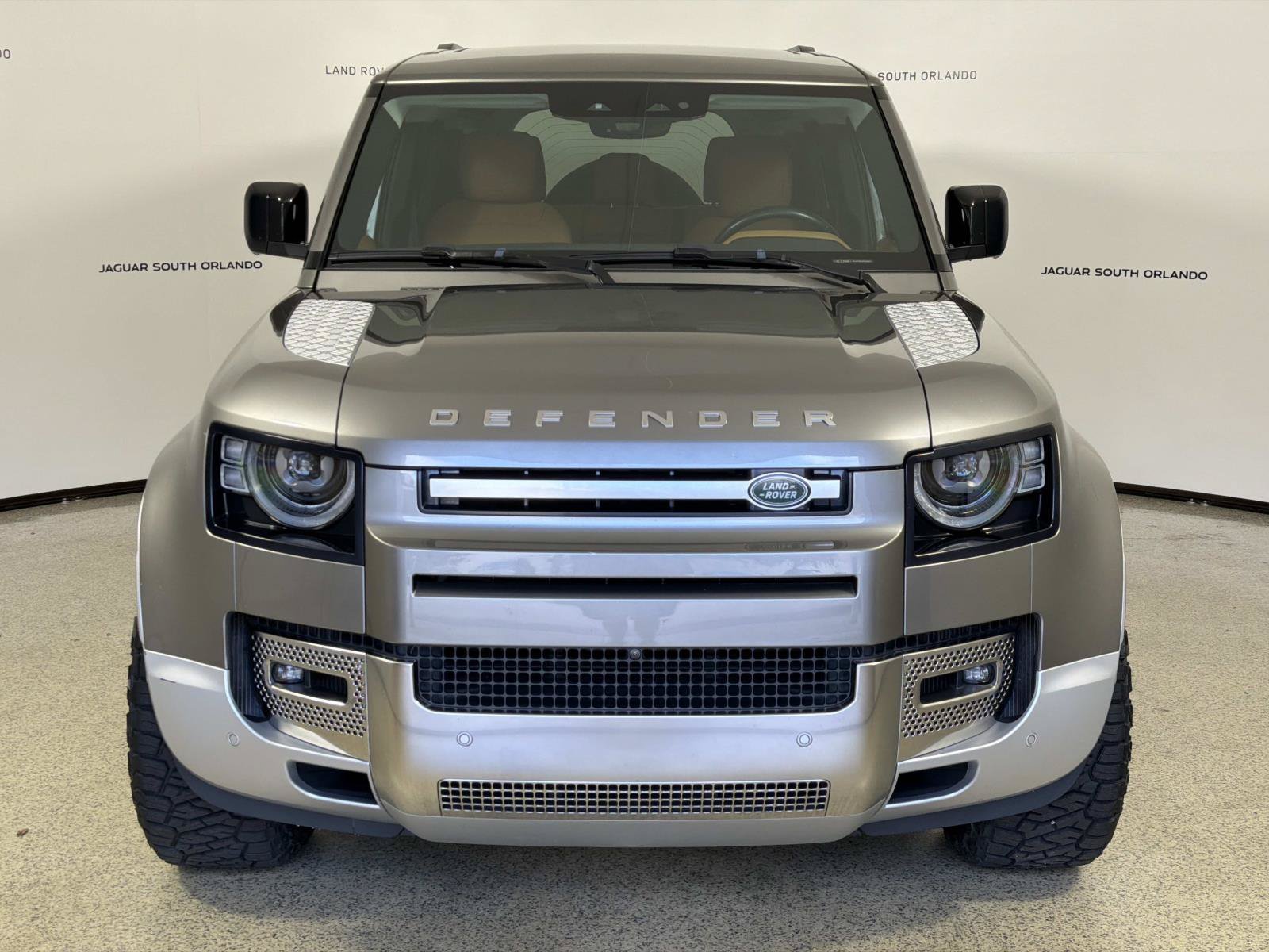 Used 2023 Land Rover Defender 110 SE AWD/4WD image 8