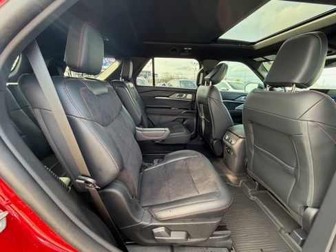 Used 2025 Ford Explorer ST w/ Sun And Sound Package image 18