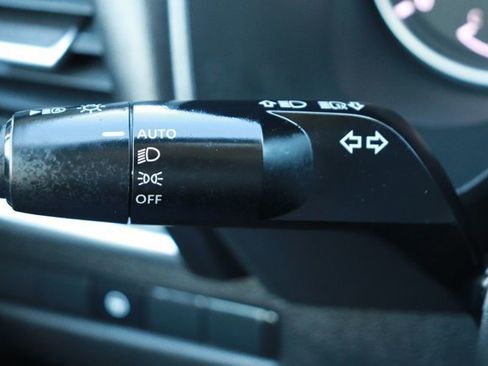 Used 2025 Nissan Rogue SV image 22