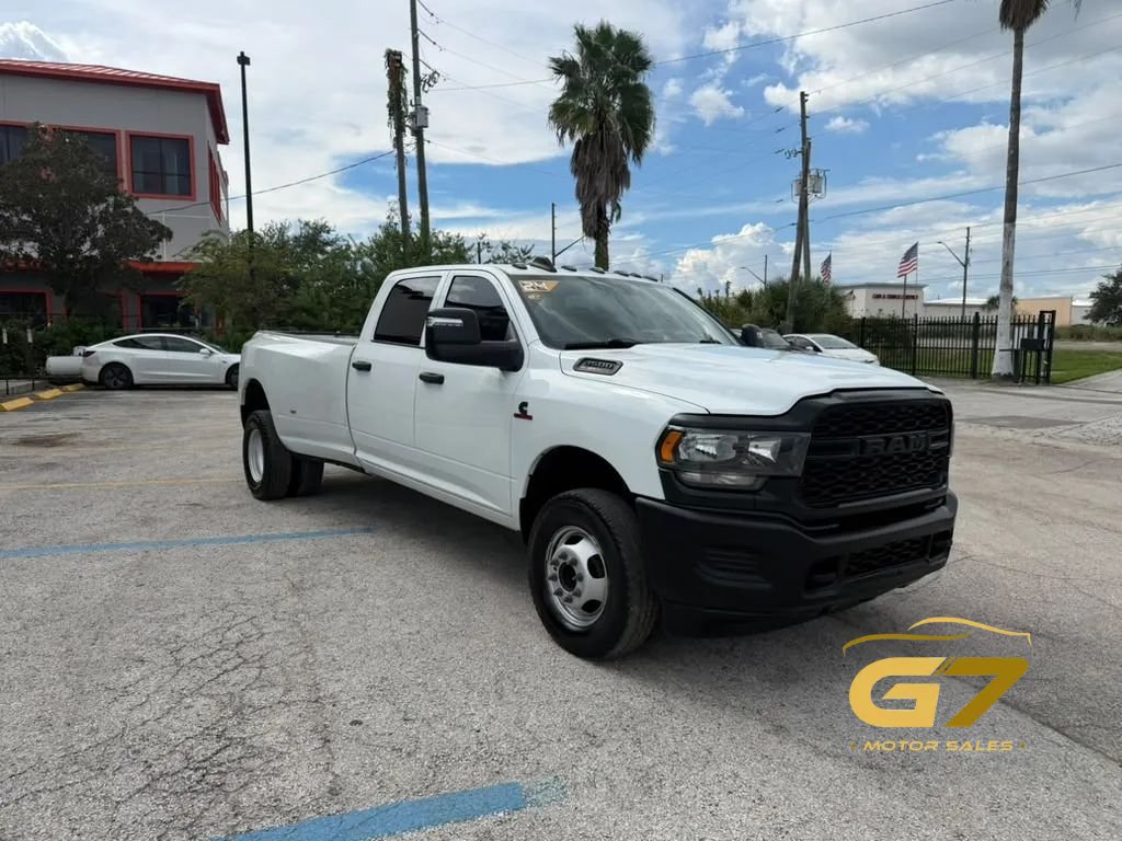 Used 2024 RAM 3500 Tradesman AWD/4WD image 2