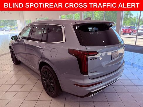 Used 2025 Cadillac XT6 Luxury FWD image 5