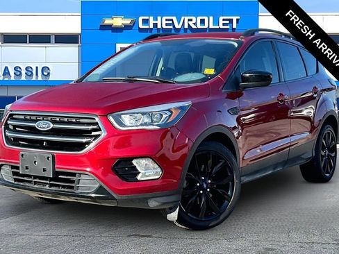 Used 2019 Ford Escape SE FWD image 2