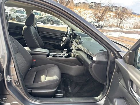 Used 2024 Nissan Altima 2.5 SV FWD image 29