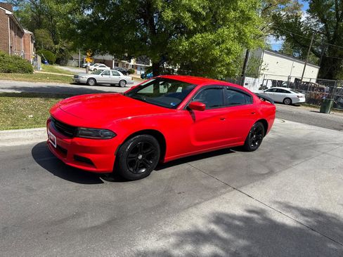 Used 2020 Dodge Charger SXT w/ Leather Interior Group RWD image 7