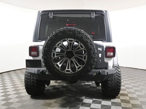 Used 2020 Jeep Wrangler Unlimited Rubicon w/ Dual Top Group AWD/4WD image 10