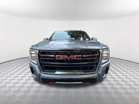 Used 2022 GMC Yukon XL AT4 w/ Technology Package AWD/4WD image 2
