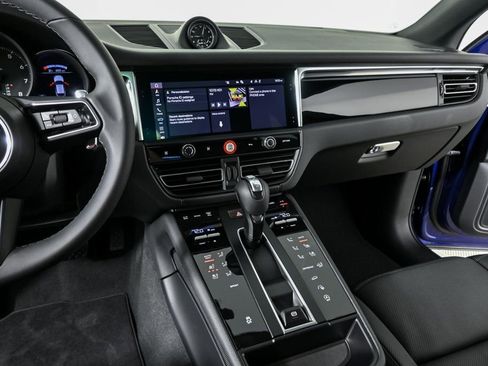 New 2026 Porsche Macan AWD/4WD image 13