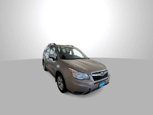 Used 2015 Subaru Forester 2.5i Premium AWD/4WD image 2