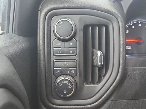 Used 2020 Chevrolet Silverado 1500 W/T w/ Z71 Off-Road Package AWD/4WD image 31