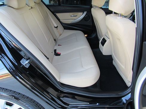 Used 2018 BMW 320i xDrive Sedan image 24