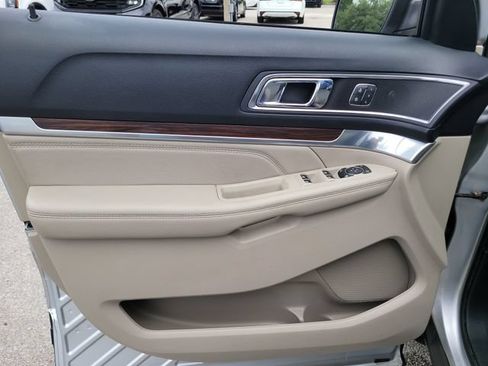 Used 2018 Ford Explorer Limited w/ Equipment Group 301A FWD image 20