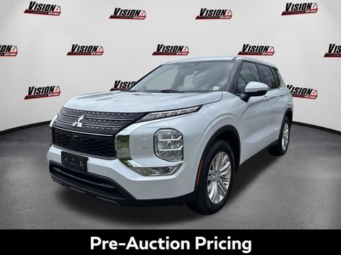 Used 2022 Mitsubishi Outlander ES AWD/4WD image 1
