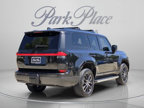 Used 2024 Lexus GX 550 w/ Accessory Package (Z1) AWD/4WD image 5