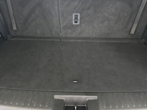 Used 2025 Toyota Highlander XSE AWD/4WD image 17