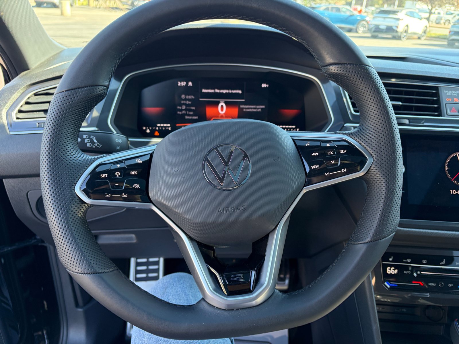 Used 2024 Volkswagen Tiguan SE R-Line AWD/4WD image 9