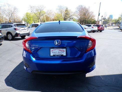 Used 2018 Honda Civic EX-T image 4