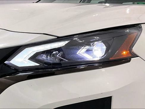 Used 2023 Nissan Altima 2.5 SR AWD/4WD image 40