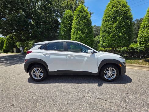 Used 2022 Hyundai Kona SE w/ Cargo Package FWD image 6