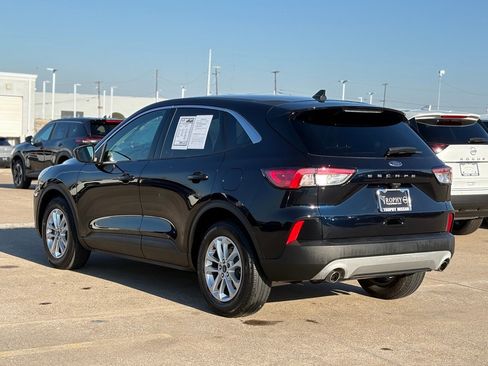 Used 2021 Ford Escape SE image 5