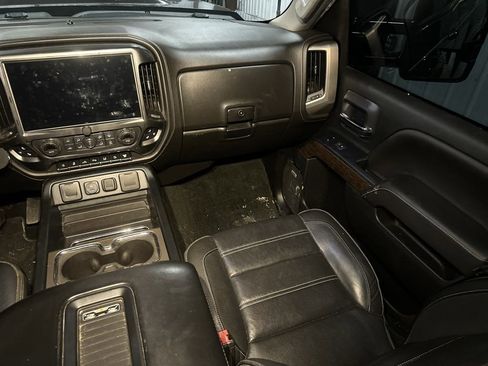 Used 2019 GMC Sierra 2500 Denali w/ Duramax Plus Package image 8