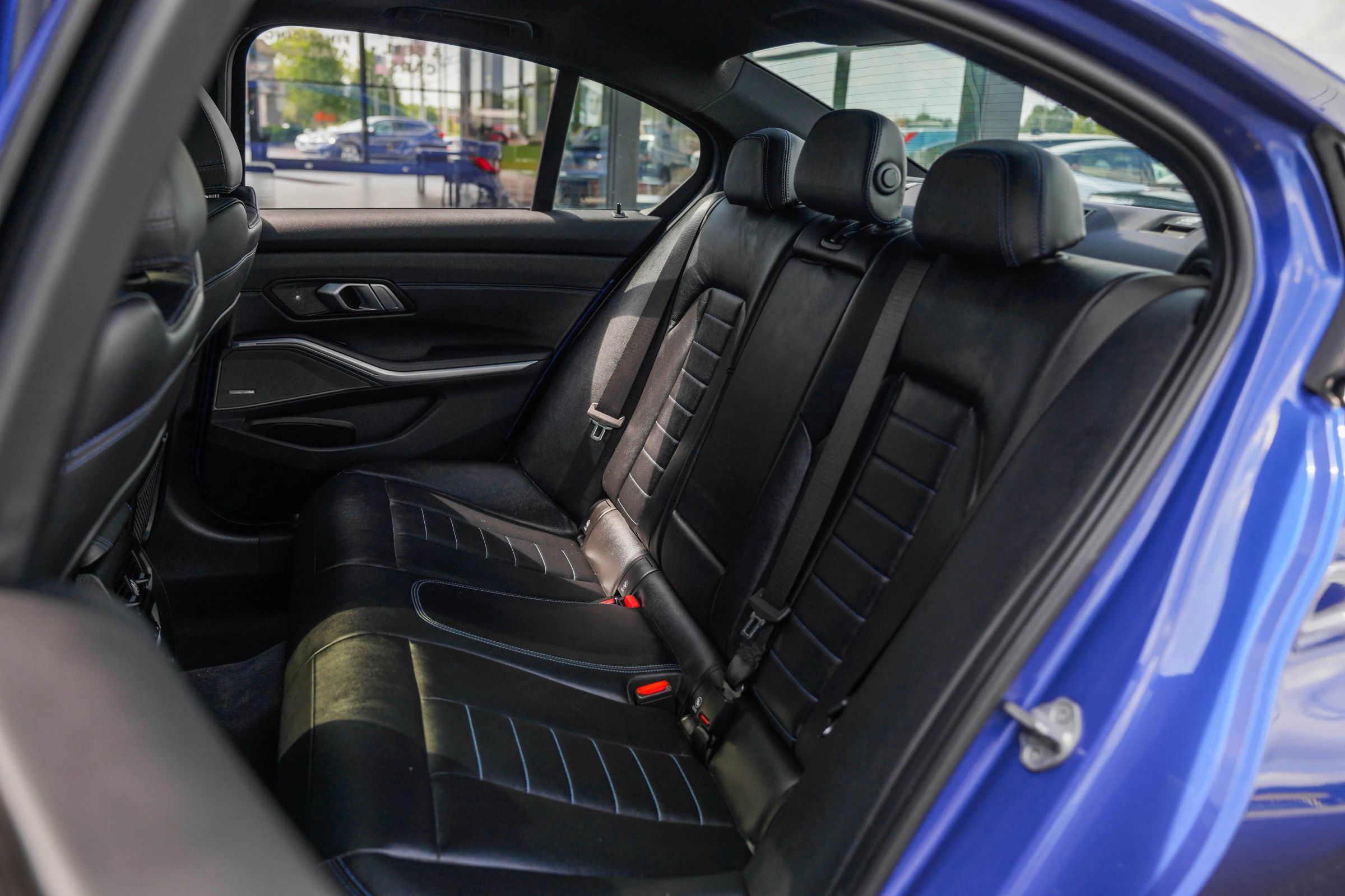 Used 2019 BMW 330i xDrive Sedan w/ M Sport Package AWD/4WD image 32