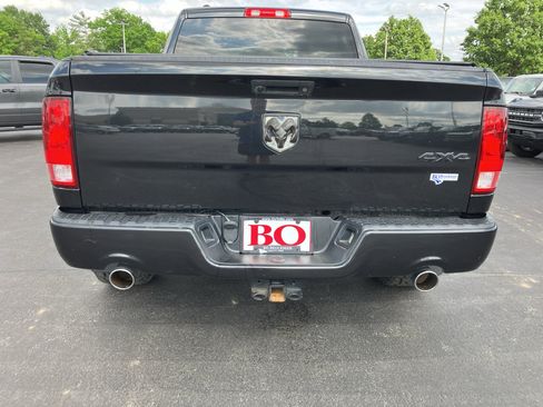 Used 2018 RAM 1500 Express w/ Black Ram 1500 Express Group AWD/4WD image 5