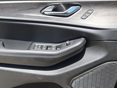 New 2025 Jeep Grand Cherokee L Limited w/ Luxury Tech Group II image 17