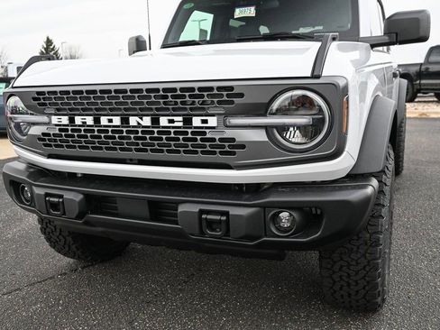 New 2025 Ford Bronco Badlands image 11