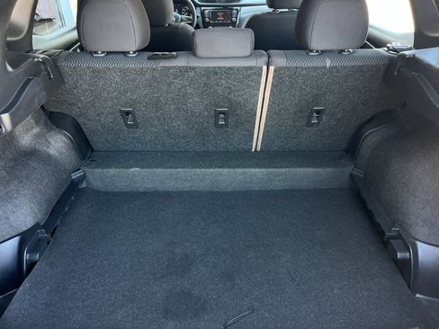 Used 2020 Nissan Rogue Sport S image 16