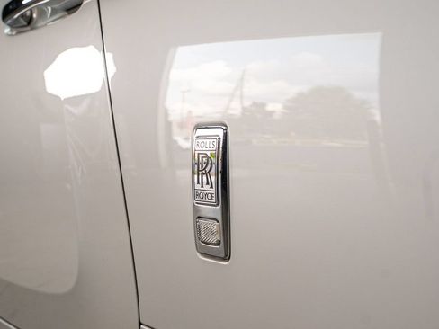 Used 2016 Rolls-Royce Dawn RWD image 17