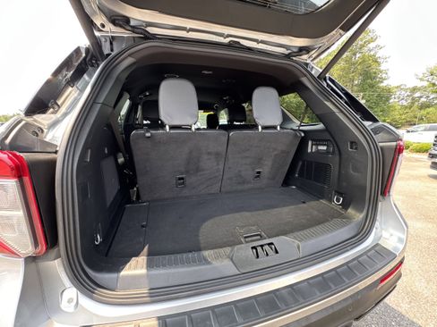 Used 2024 Ford Explorer ST w/ Equipment Group 401A image 28