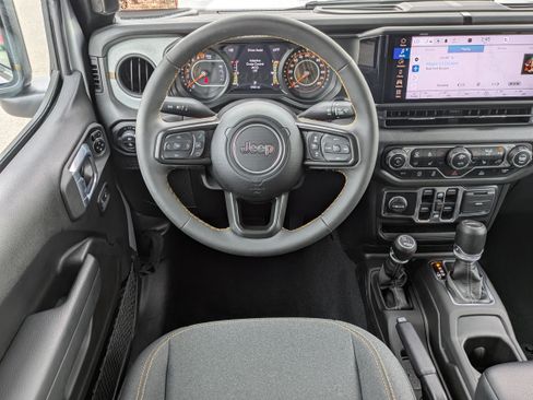 Used 2024 Jeep Gladiator Sport image 16