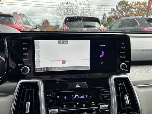 Certified 2023 Kia Sorento SX Prestige w/ Panoramic Sunroof Package image 18