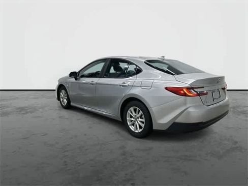 Used 2025 Toyota Camry LE image 9