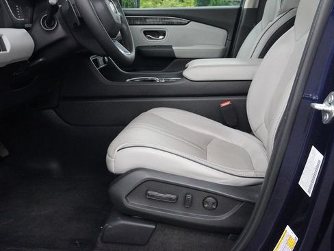 Used 2023 Honda Pilot Elite image 32