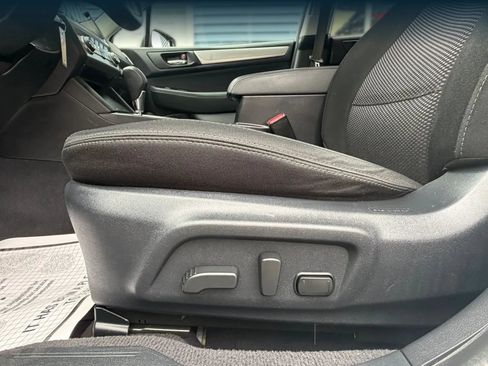 Used 2017 Subaru Outback 2.5i Premium AWD/4WD image 23