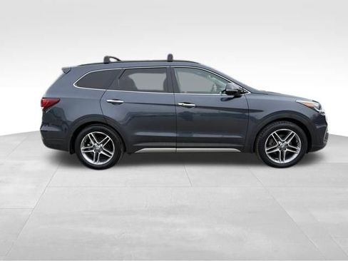 Used 2018 Hyundai Santa Fe Limited image 2