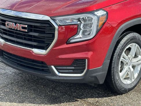 Used 2023 GMC Terrain SLE w/ Driver Convenience Package image 8