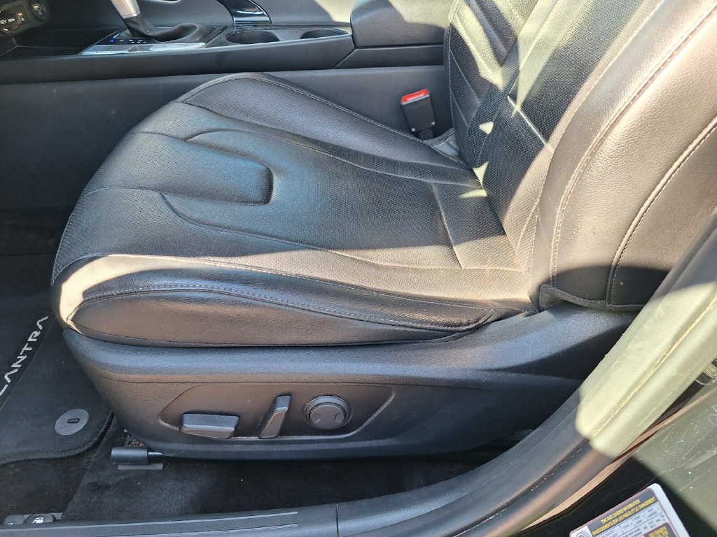 Used 2022 Hyundai Elantra Limited w/ Cargo Package FWD image 31