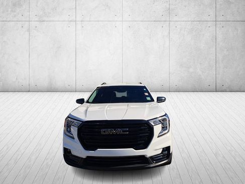 Used 2023 GMC Terrain SLT w/ Elevation Edition image 2