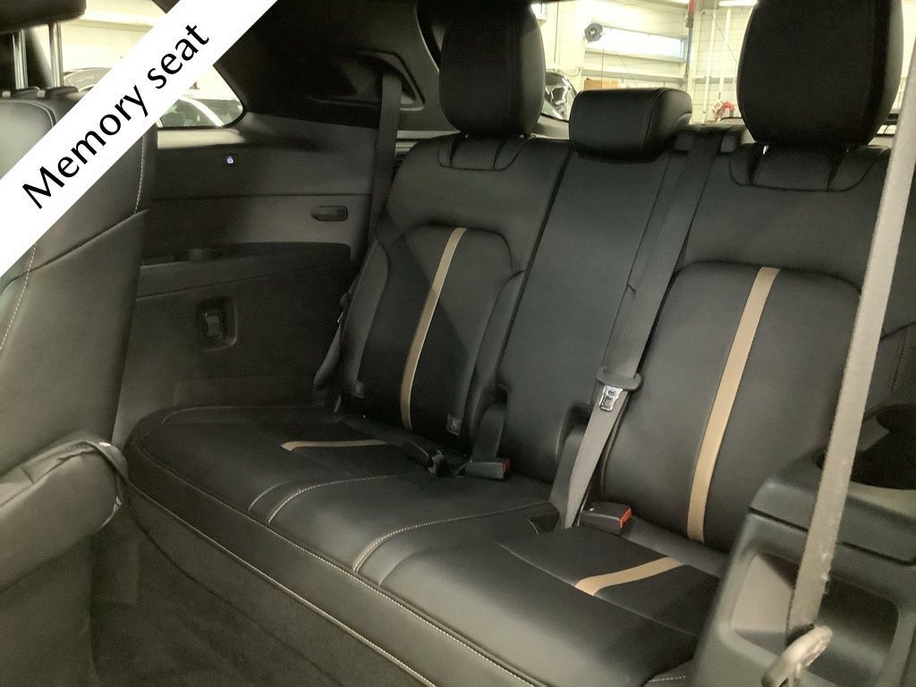 Certified 2026 MAZDA CX-90 3.3 Turbo w/ Premium Plus Pkg AWD/4WD image 16