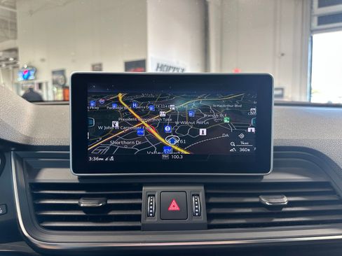 Used 2020 Audi Q5 e Premium Plus w/ Premium Plus Package image 27