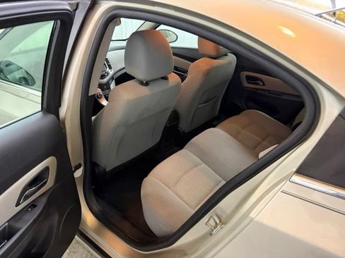 Used 2013 Chevrolet Cruze LT FWD image 16