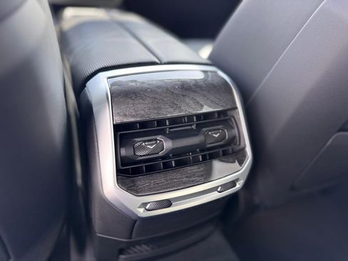 Used 2024 BMW 740i xDrive 740i xDrive image 23