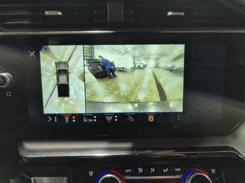 Used 2024 GMC Sierra 2500 AT4X image 20