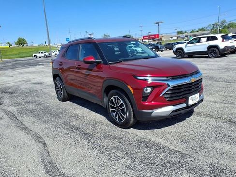 Used 2024 Chevrolet TrailBlazer LT w/ LT Cold Weather Package FWD image 6
