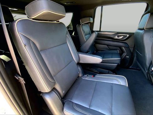 Used 2023 GMC Yukon XL SLT w/ SLT Premium Package AWD/4WD image 19